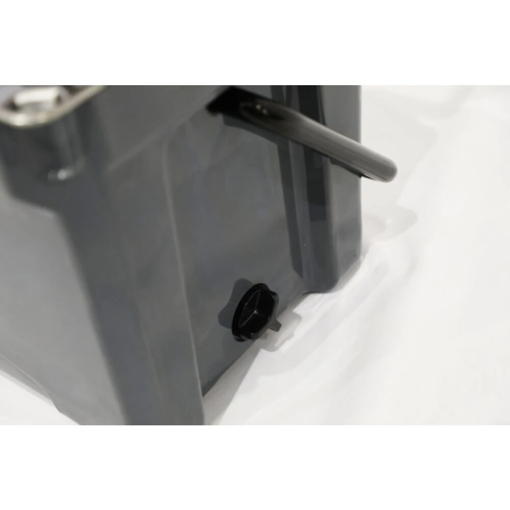 Vango Glacier 23L Cool Box - Image 13